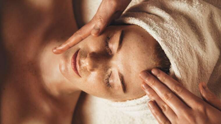 Professional Beauty Services for Women in Milos