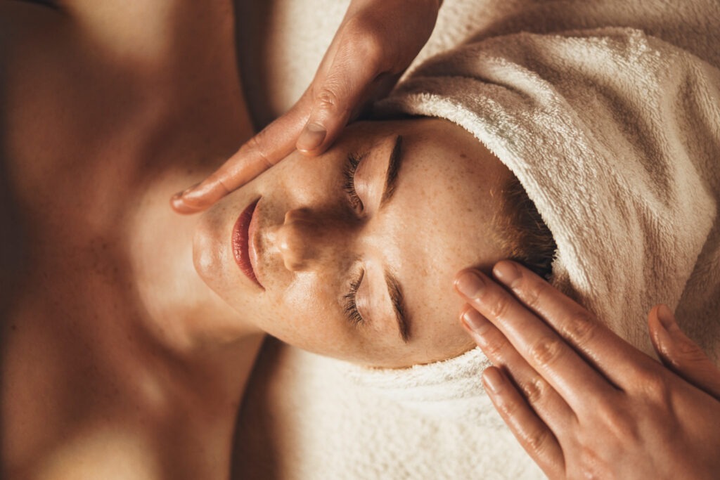 Professional Beauty Services for Women in Milos